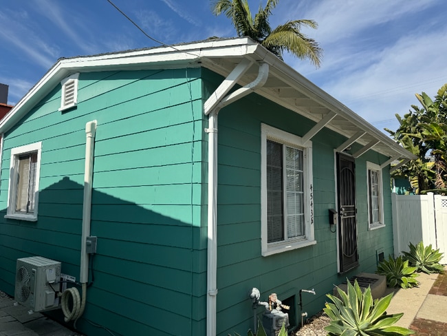 Photo - 4543 1/2 Alumni Ave Unidad 4543 1/2 Alumni Ave