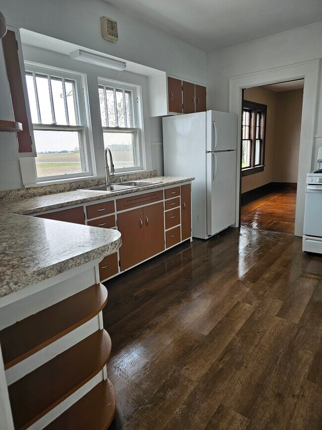 Photo - 5912 W 200 S