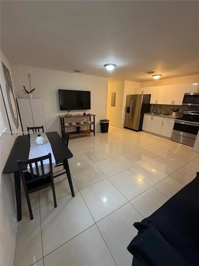 Photo - 1132 NW 38th St Unit 1