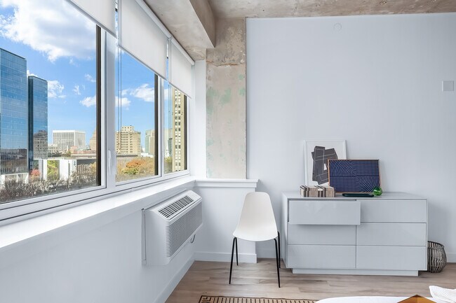 Unit 7F - 1BD LOFT