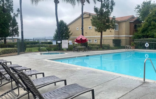 Photo - 24909 Madison Ave Unidad 1212