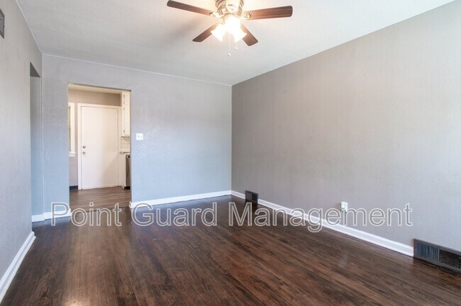 Photo - 4710-4740 E. Mt. Vernon - 4740