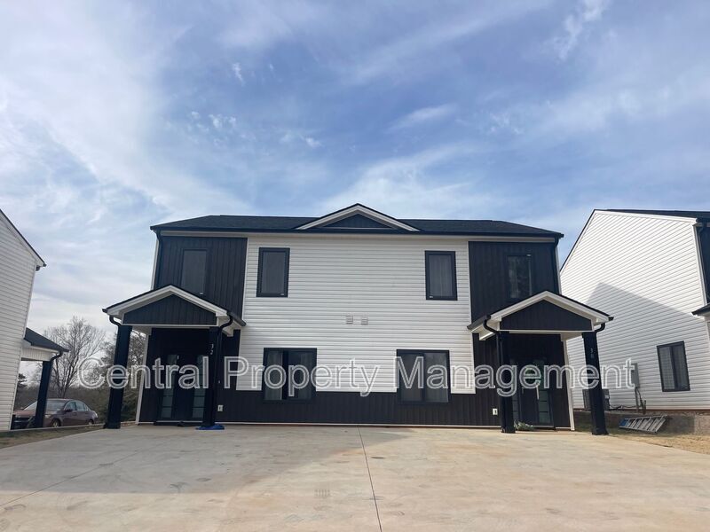 Photo - 32 Beverly Hills Dr