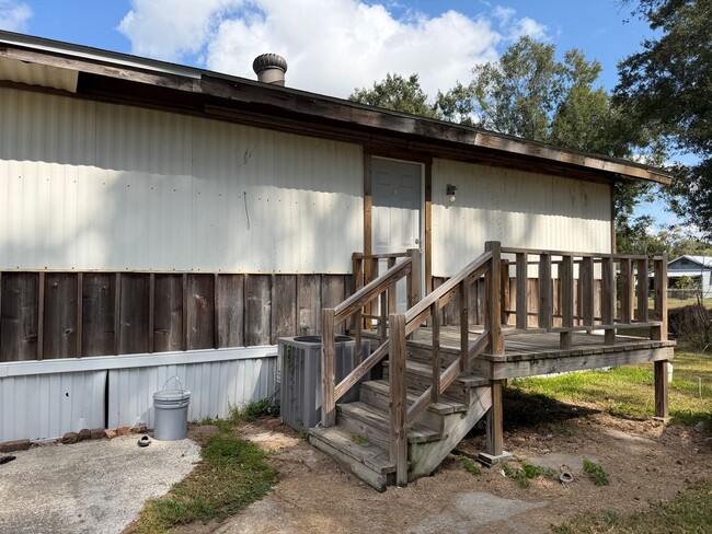 Photo - Spacious 3/2 available now!
