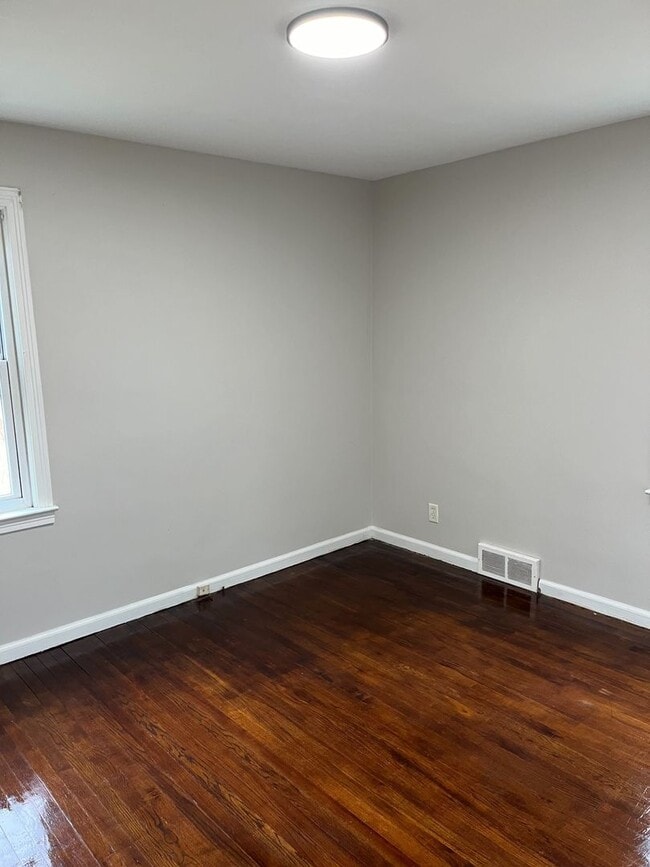 Photo - 2413 Coy Ave