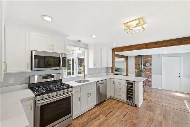 Building Photo - Single Family Home for Rent