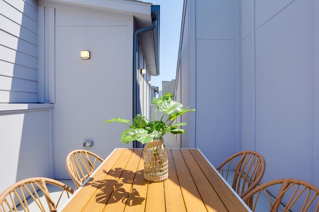 Photo - 2805 Weisenberger St