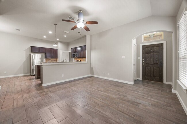 545 Creekside Frst