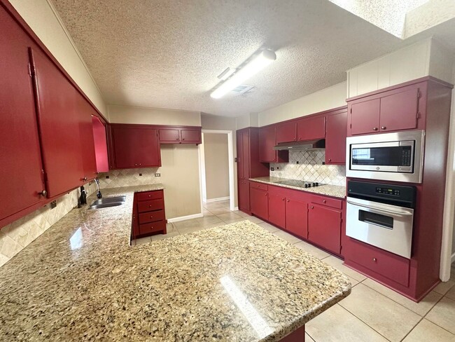 Photo - 3 Bed 2 Bathroom For Rent