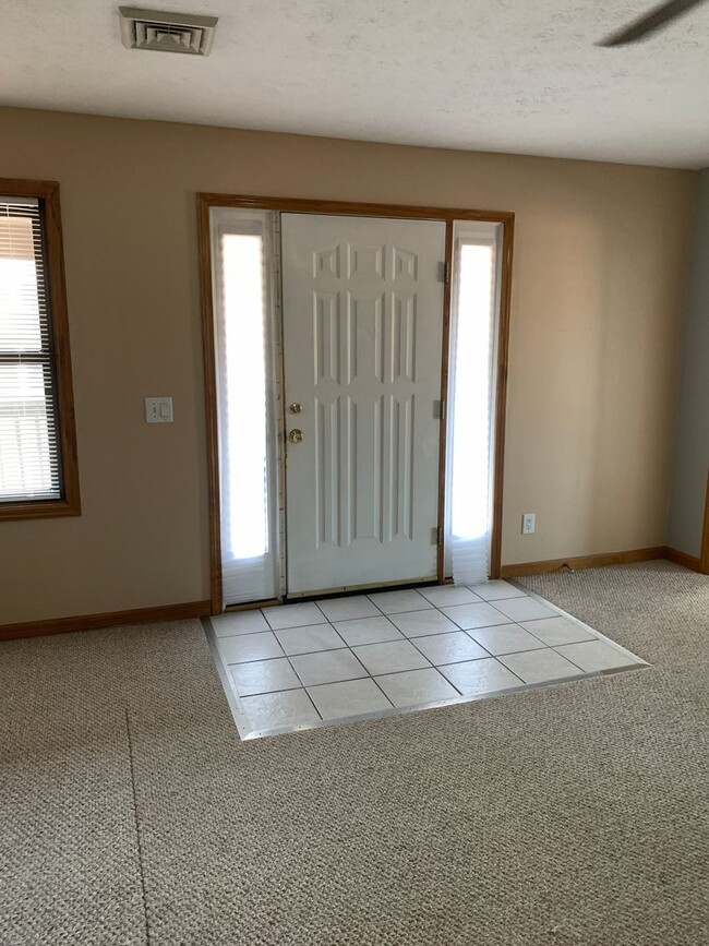 Building Photo - 627 N Morton St Unit 631 Rental
