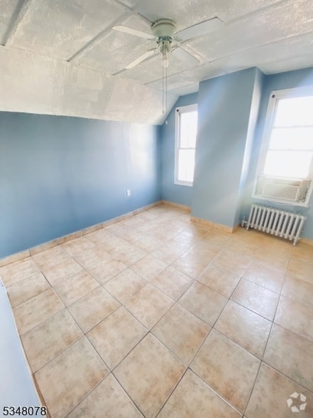 Building Photo - 162 Catherine St Rental