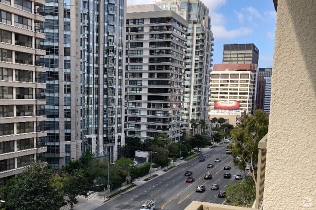 Building Photo - 10747 Wilshire Blvd Rental