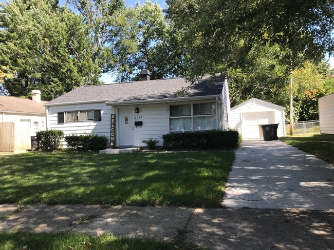 Photo - 4204 Woodvale Dr