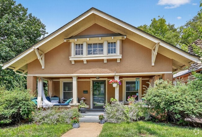 Building Photo - Great 3 Bedroom & 2 Full Baths In GREAT So... Rental