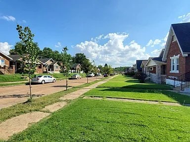 8687-8689-8689 Oriole Ave Unit 8687 1F