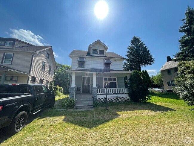 Building Photo - Coming Soon! Section 8 Accepted! Renovatio... Rental