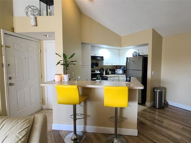 Photo - 4630 Commander Dr Unidad 1038