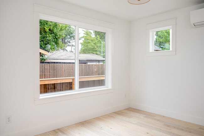 Photo - 4103 SE Olsen St