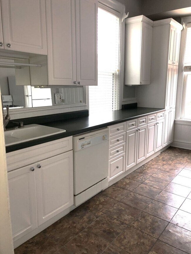 Photo - 2113 W Charleston St Unidad 613 - #2