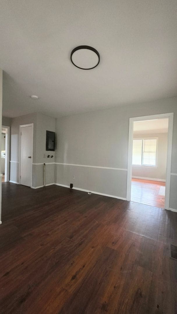 Photo - 211 Edison Dr