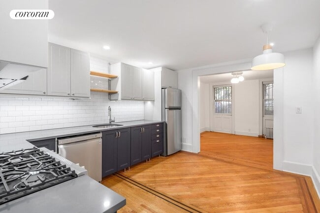 Photo - 125 Gates Ave