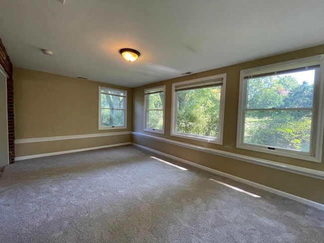 Photo - 1 Bedroom 1 Bath Unit in Grayslake!