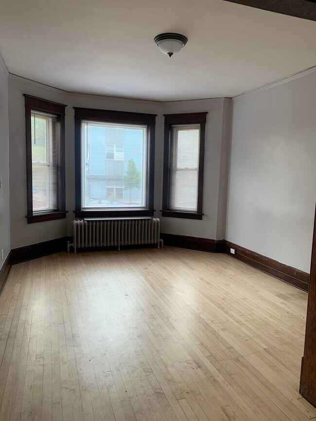 Photo - 122-126 W 4th Unit 126B