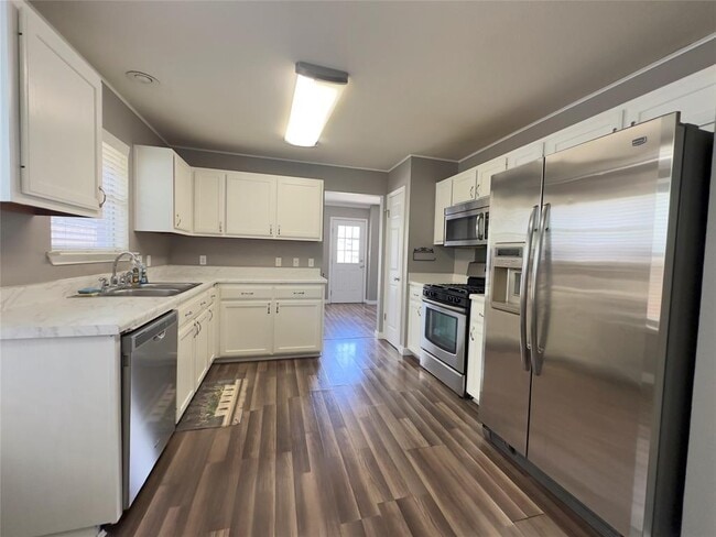 Building Photo - 711 Spring Brook Ln Rental
