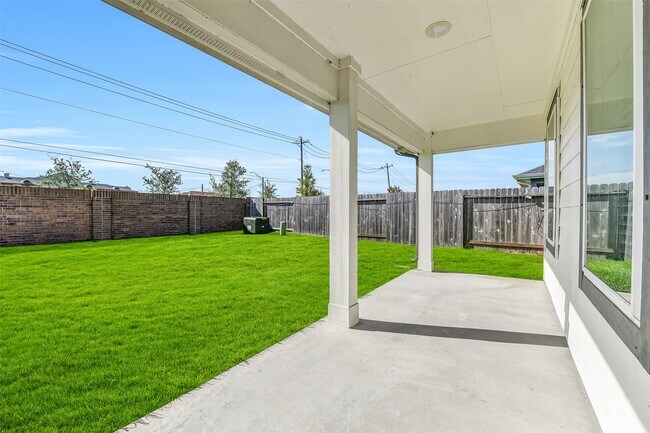 1004 Great Barracuda Ln