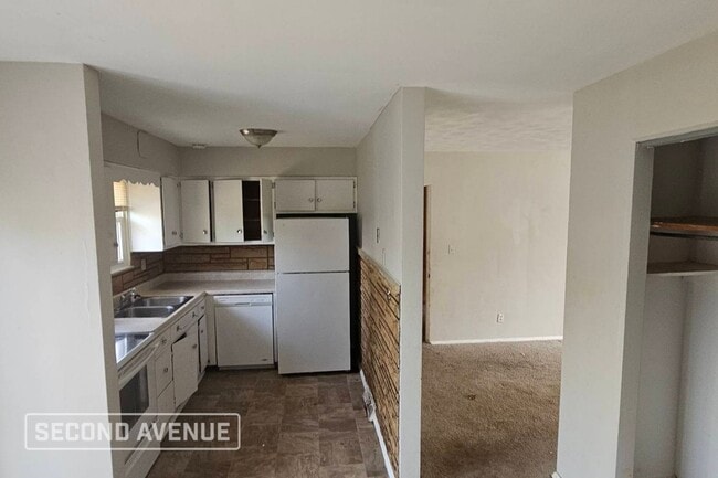 1 Rosehaven Dr