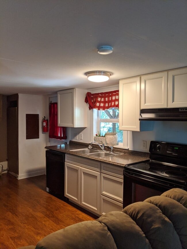 Photo - Cozy pet friendly location on a large lot