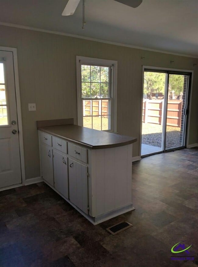 Photo - 105 Oakdale Dr