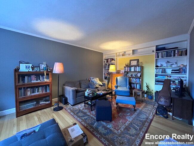 30 Longwood Ave