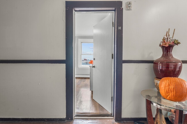 Photo - 14 Crown St Unit 3E