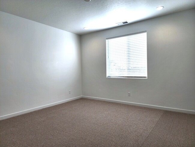 Photo - 12267 W Endsley Ln