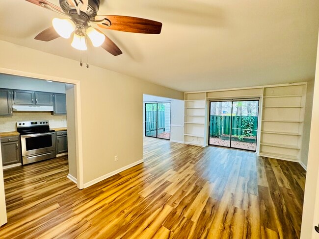 Photo - 4717 Walden Pond Dr Unit A