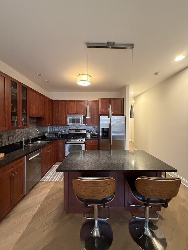 Photo - 2251 W Wabansia Ave