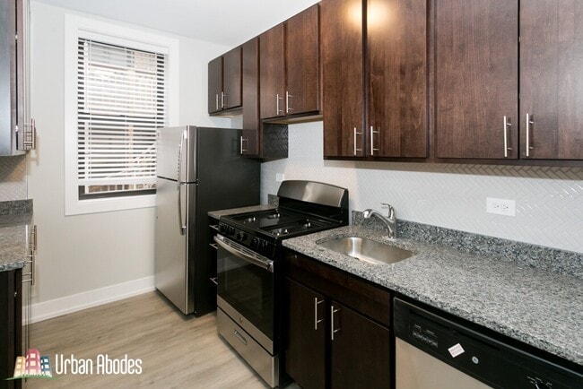 Photo - 703 W Brompton Ave