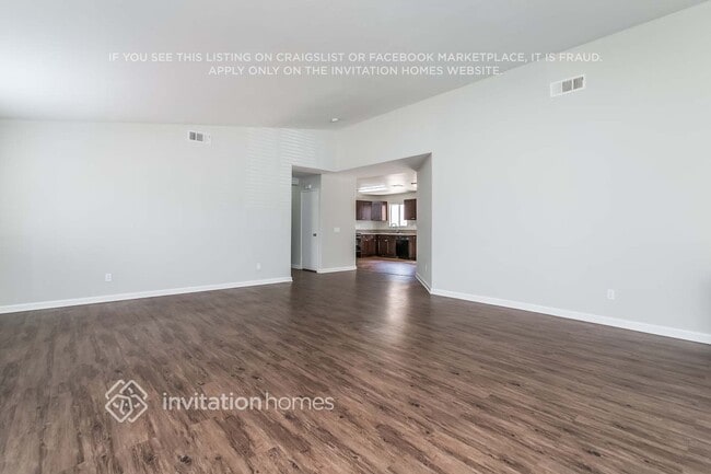 Photo - 973 Halfmoon Ct N