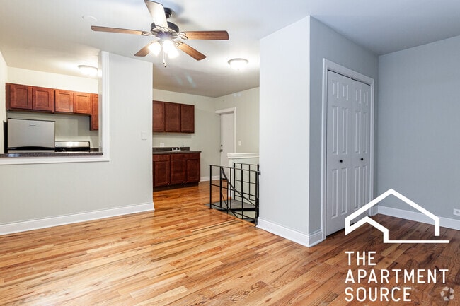 Building Photo - 809 W Cornelia Ave Unit 208 Rental