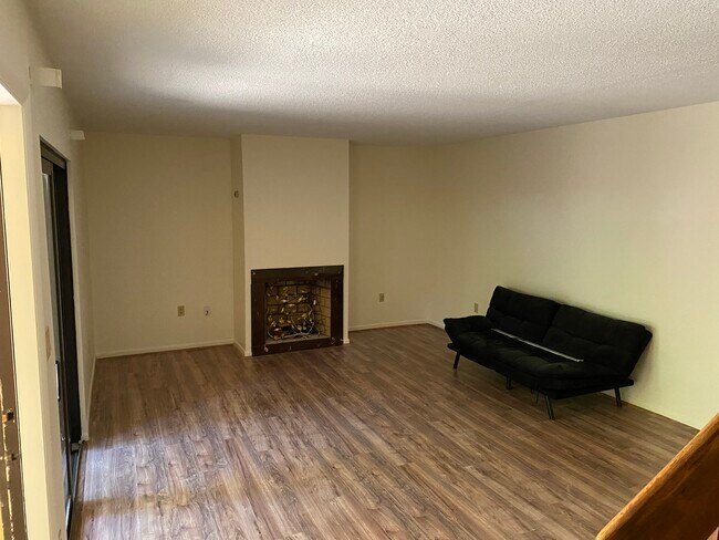 Photo - 3810 Saxon Dr
