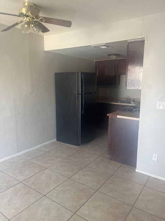 Photo - 4719 Lucite Ln Unidad 2/B