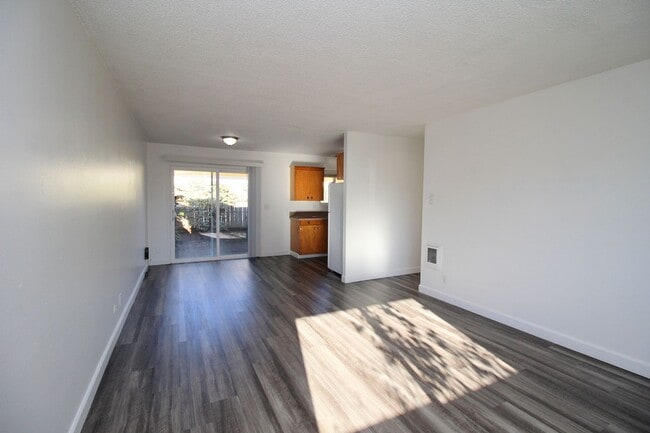 Photo - 6237-6239 SE Fern Ave Unidad 6237