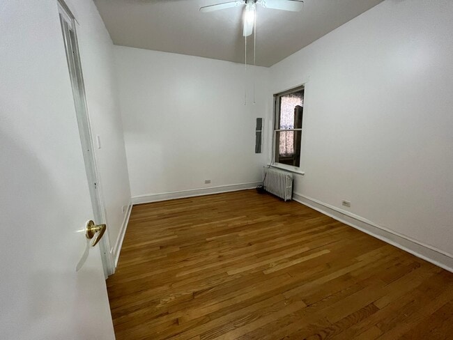 Photo - 6017 W Irving Park Rd Unidad 2nd Fl