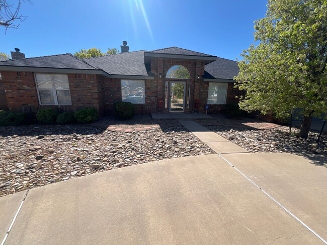 Photo - 721 Jeanie Dr