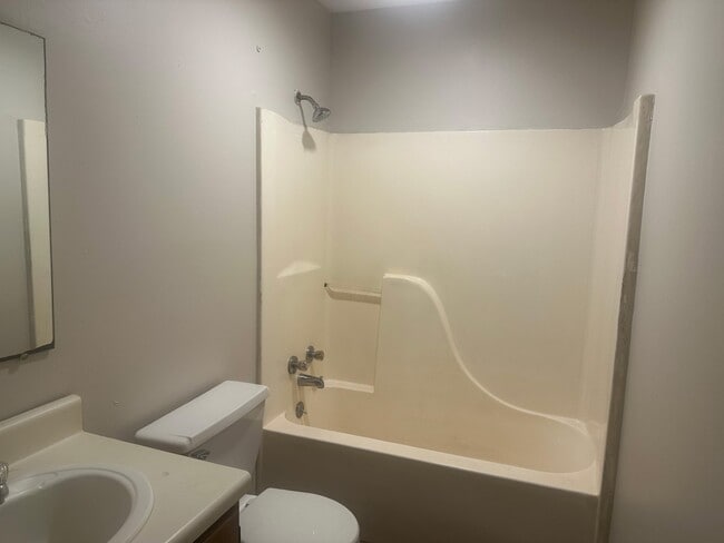 469 Otis Dr Unit 1