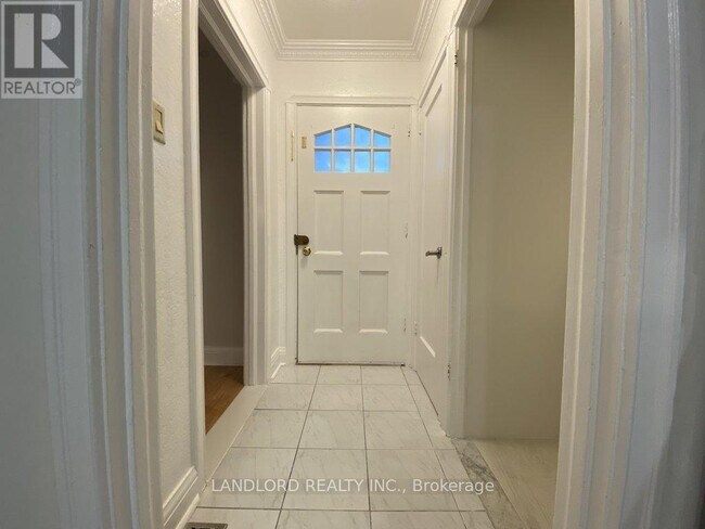 Photo - 92 Holwood Ave