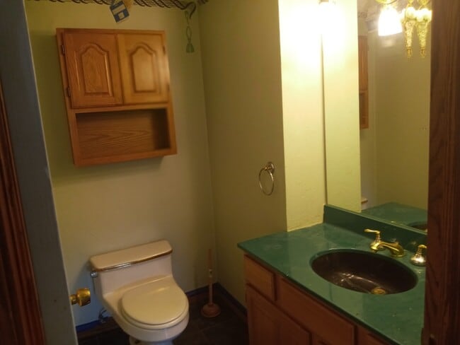 Bath 1 - 4518 Liberty Ave Unit 2