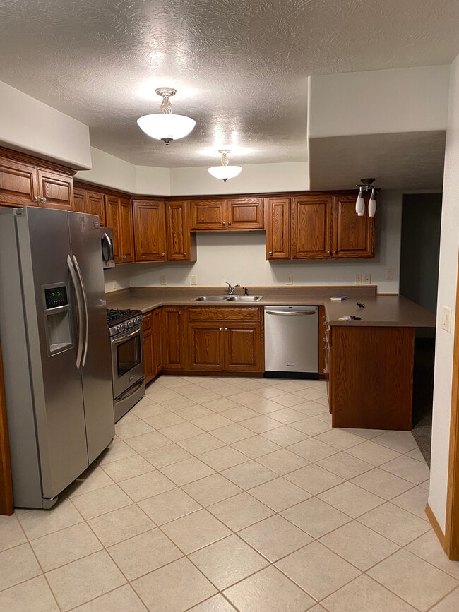 Building Photo - 1410 S Lighthouse Pl