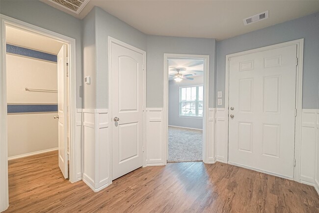 Photo - 14015 Lake Cres Dr